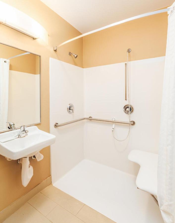 Hotel Candlewood I-10 East By Ihg