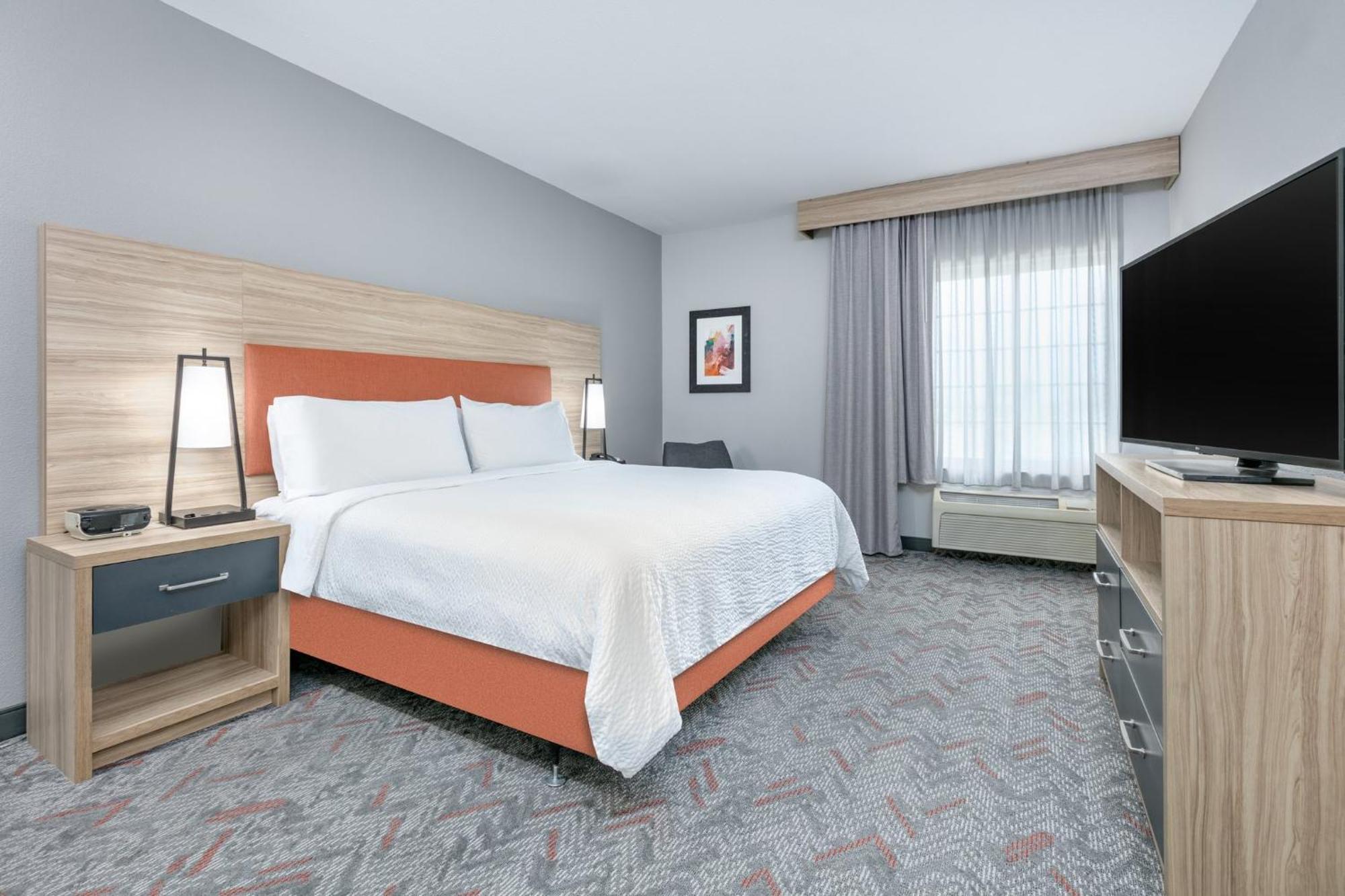 Candlewood I-10 East By Ihg Hotel 2*