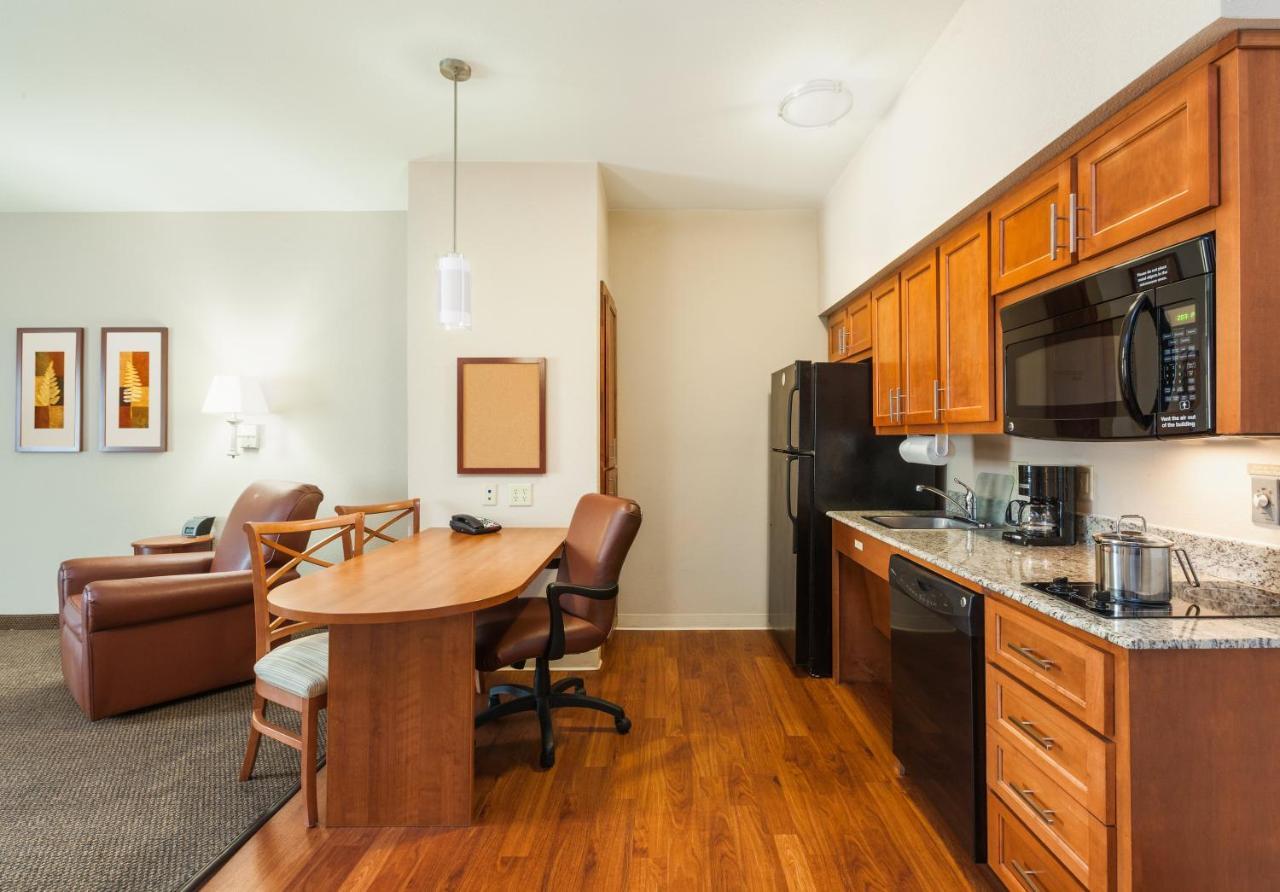Hotel Candlewood I-10 East By Ihg 2*